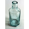 Старинный стеклянный пузырек (бутылочка). Аптечный или парфюмерный пузырек. Конец XIX, начало XX века. 